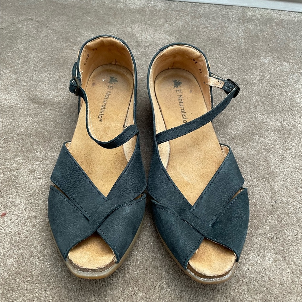 El Naturalista Women's Peep Toe Black Mary Jane Sandals